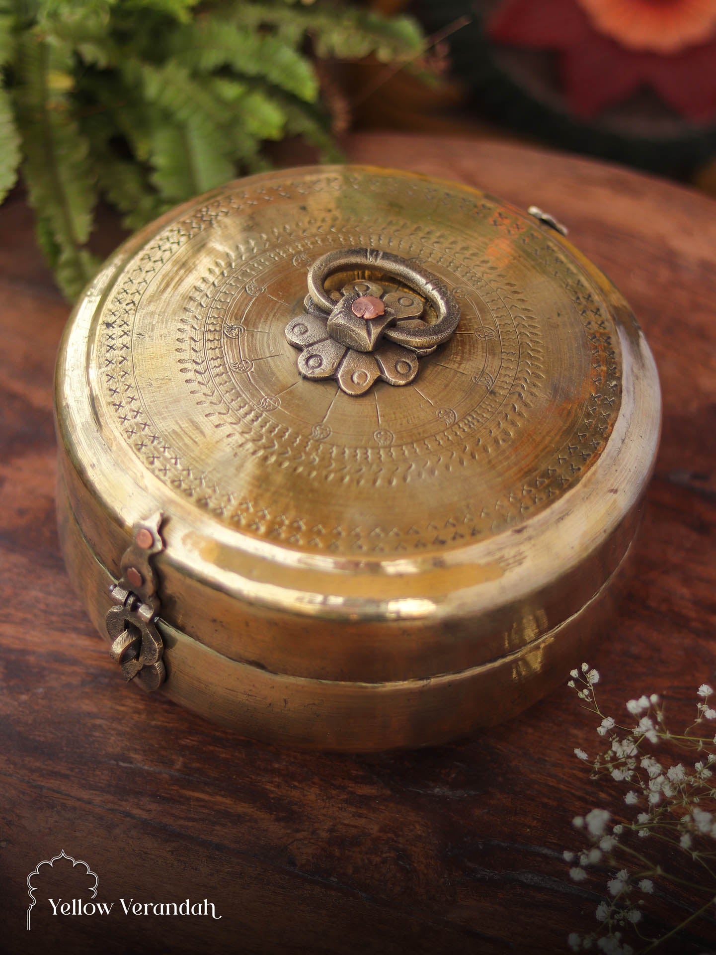 Vintage Brass Chapati Box - 10 – Yellow Verandah