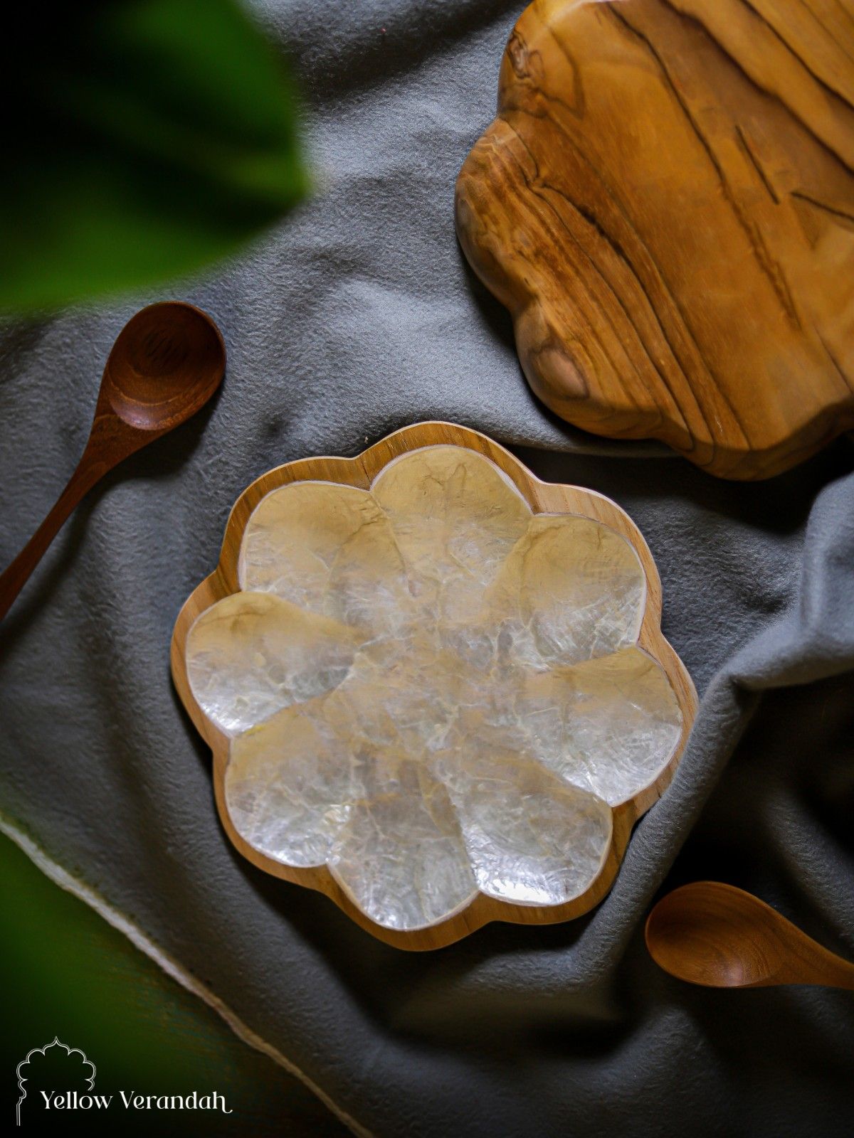 Wood Sea Shell Serving Plate - Dia 8"