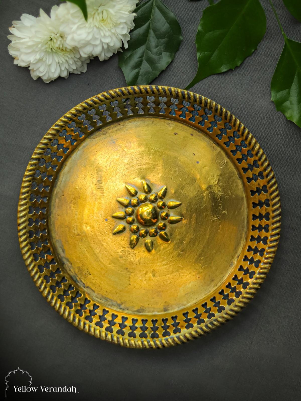 Vintage Brass Plate - 6"