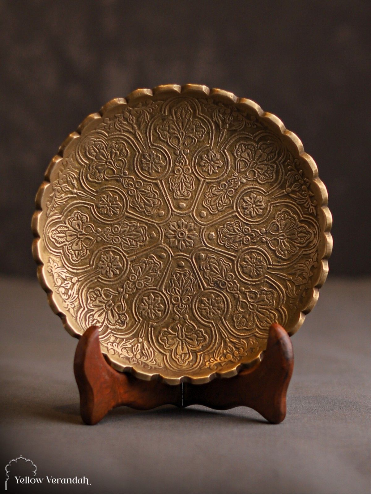 Vintage Brass Plate - 6"