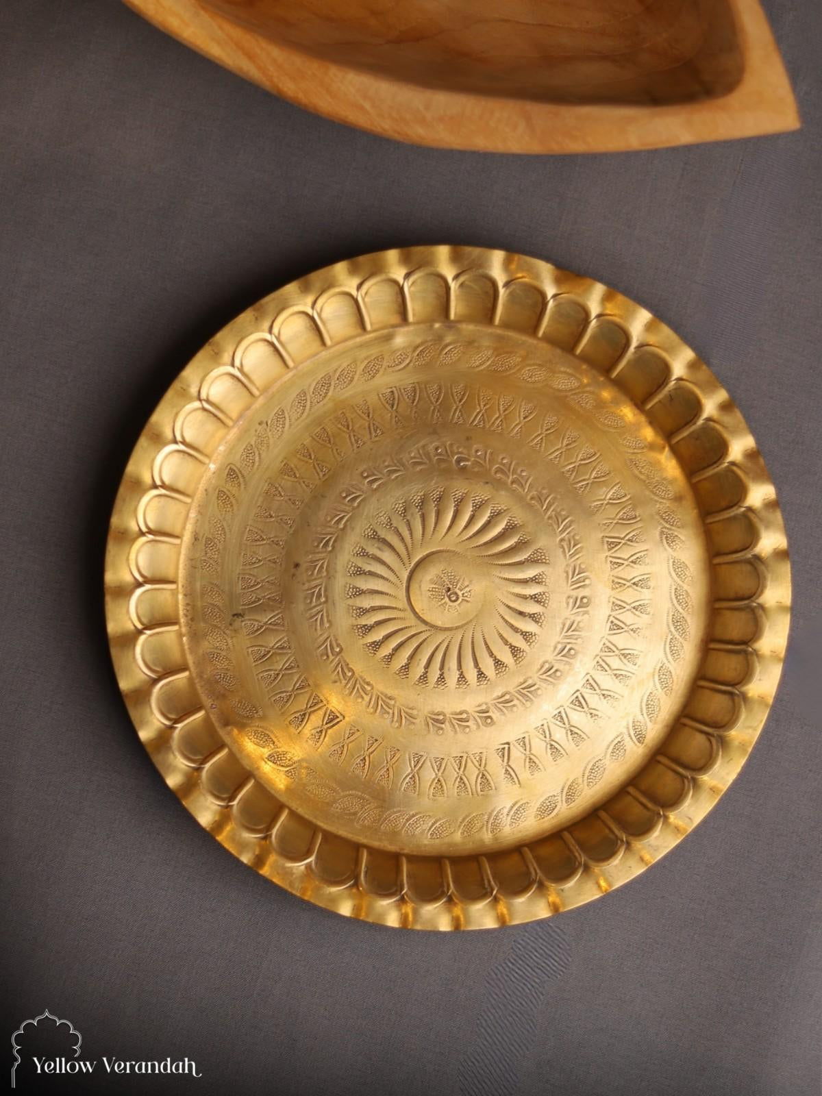 Vintage Brass Plate - 7.5"