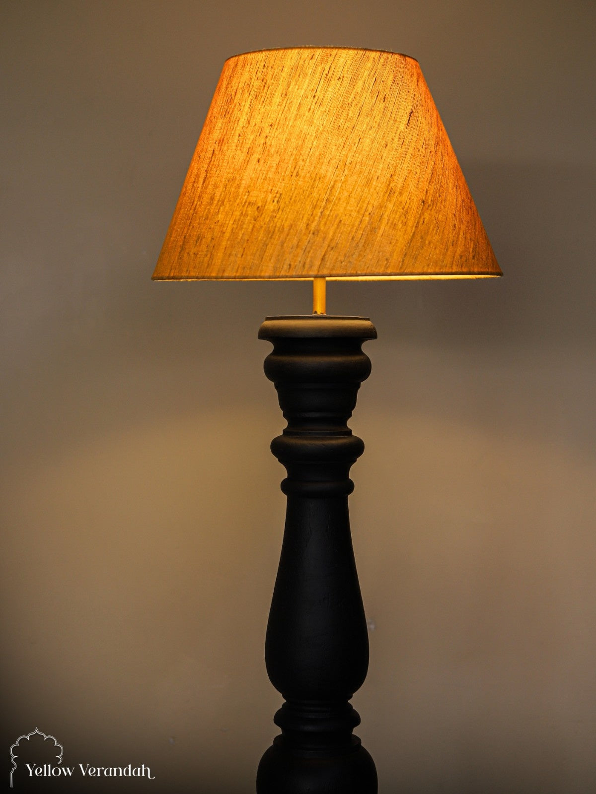 Turning Pillar Floor Lamp With Shade