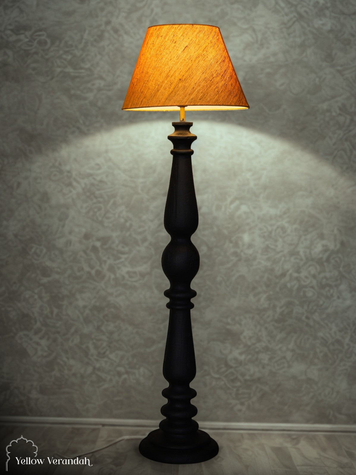 Turning Pillar Floor Lamp With Shade