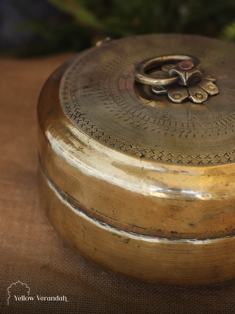 Vintage Brass Chapati Box - 10 – Yellow Verandah