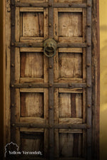 मूल प्राचीन लकड़ी के दरवाजे पैनल
